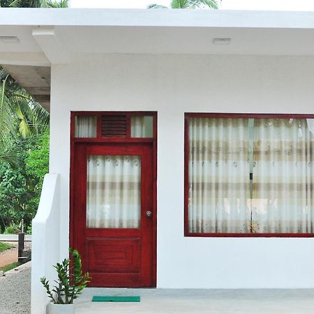 Sea View Villa Bentota, Induruwa Bagian luar foto