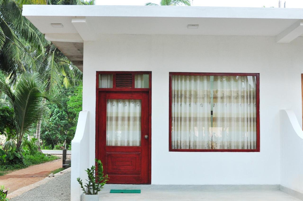 Sea View Villa Bentota, Induruwa Bagian luar foto