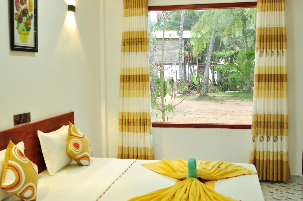 Sea View Villa Bentota, Induruwa Bagian luar foto